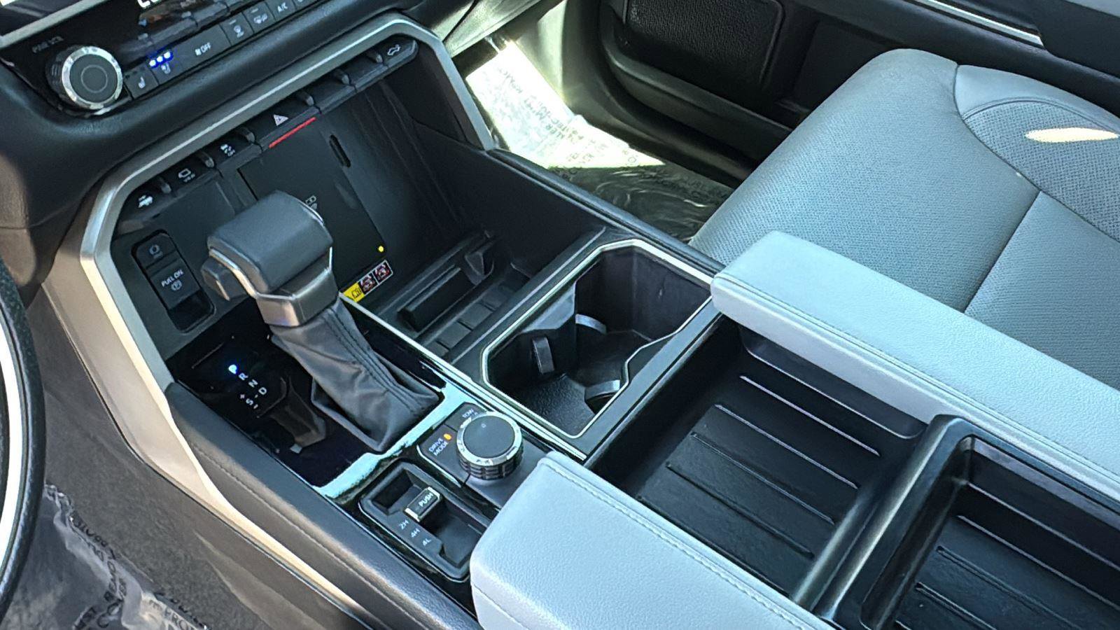 Used 2025 Toyota Tundra Limited image 24