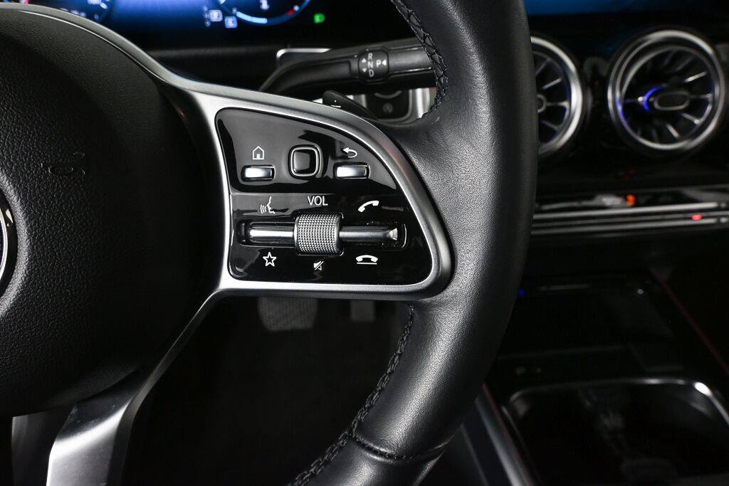 Certified 2023 Mercedes-Benz GLB 250 4MATIC image 10