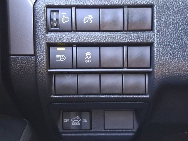 Used 2025 Toyota Tacoma SR5 AWD/4WD image 24
