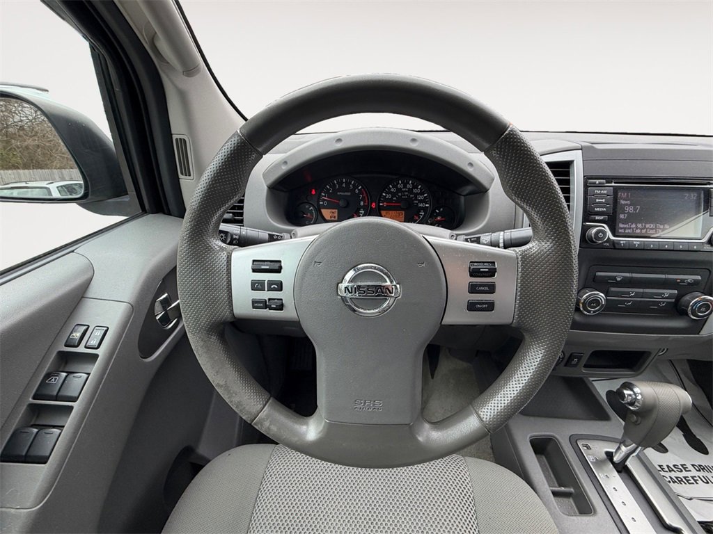 Used 2016 Nissan Frontier SV image 15