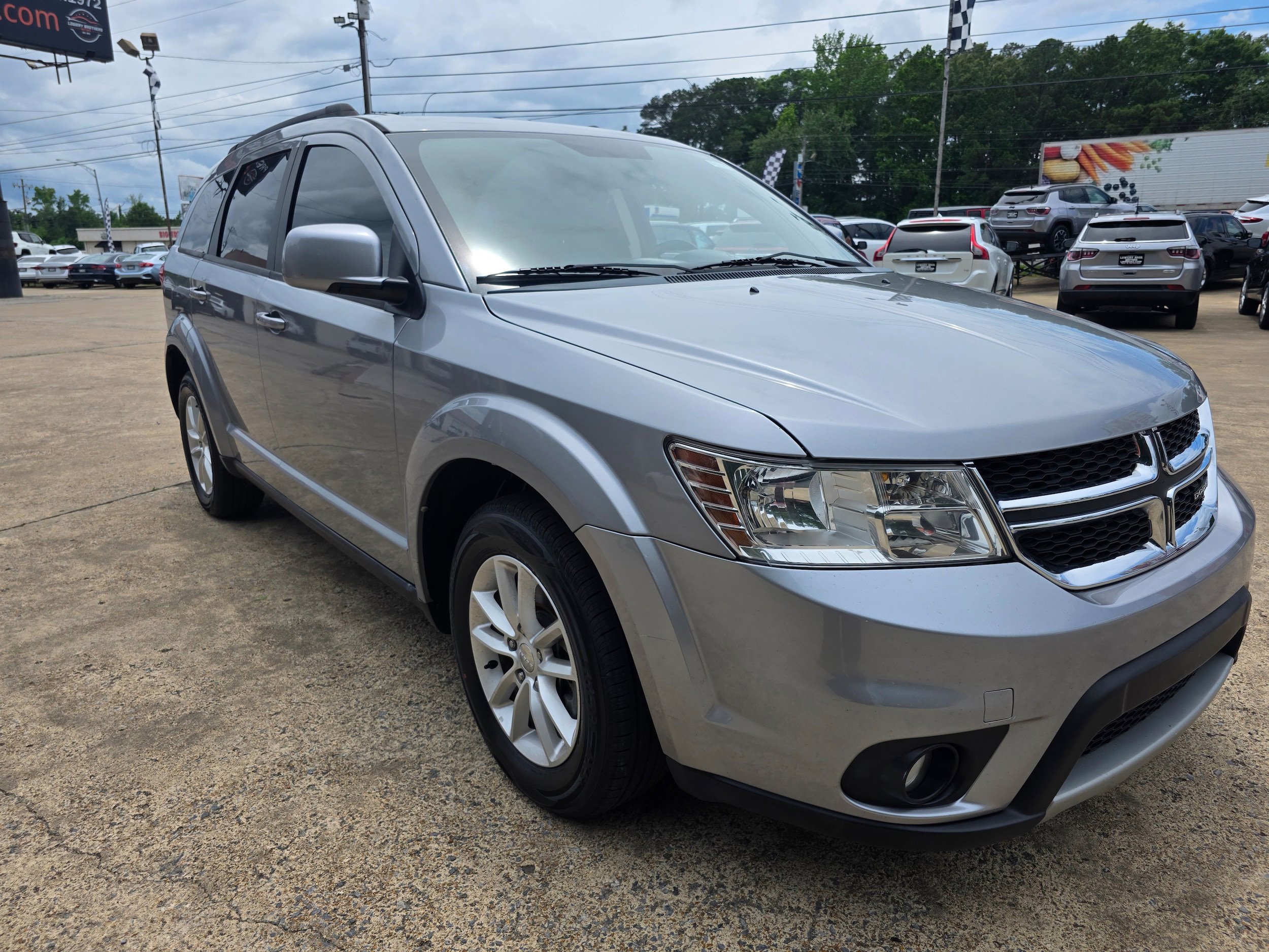 Used 2016 Dodge Journey SXT w/ Comfort/Convenience Group FWD image 3