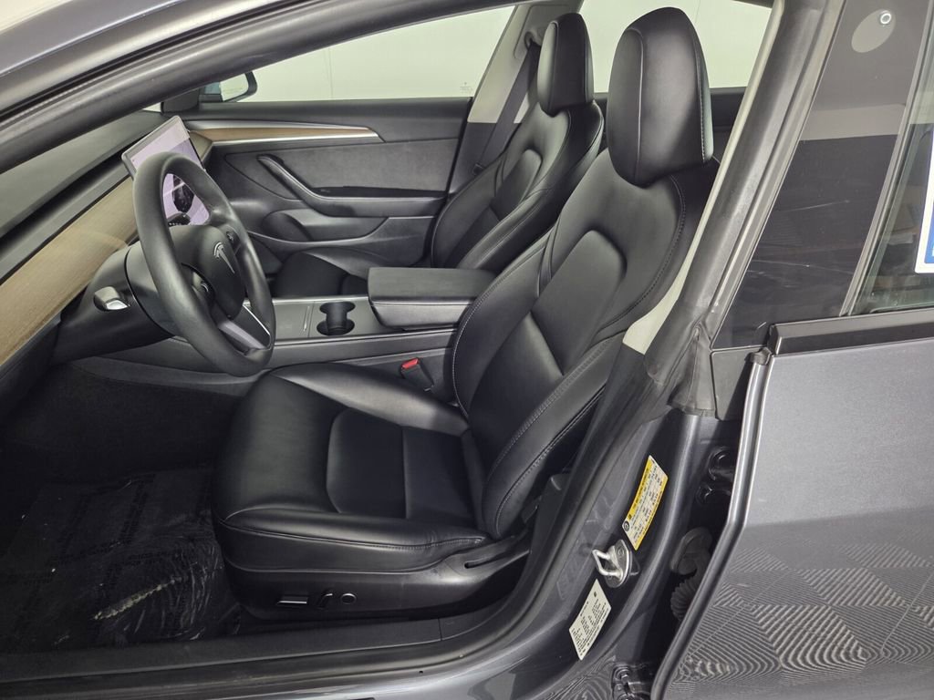 Used 2023 Tesla Model 3 Standard Range image 11