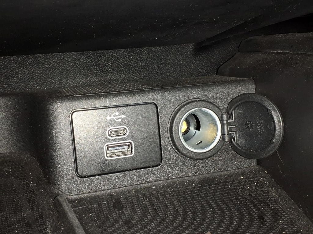 Used 2024 Ford Escape SE w/ PHEV Premium Package FWD image 13