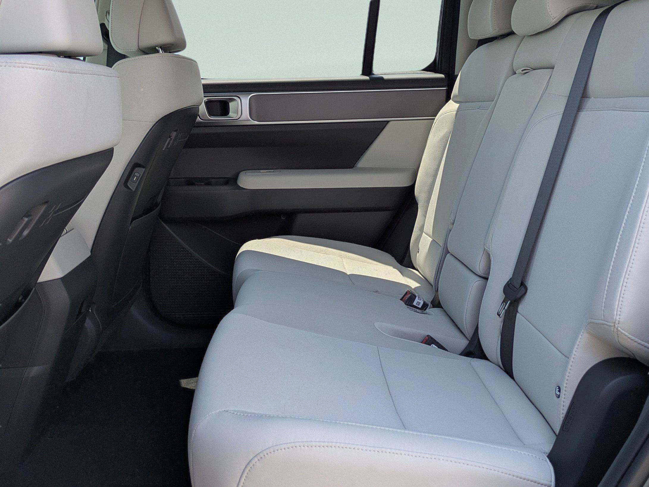 New 2026 Hyundai Santa Fe SE image 13
