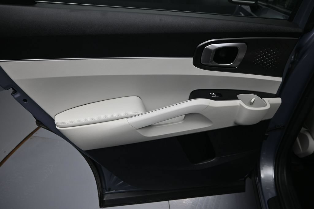 Certified 2025 Kia Sorento S AWD/4WD image 29