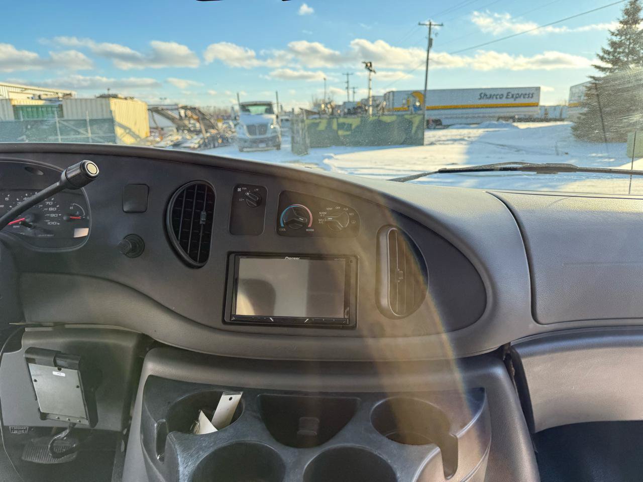 Used 2008 Ford E-350 and Econoline 350 Super Duty RWD image 28