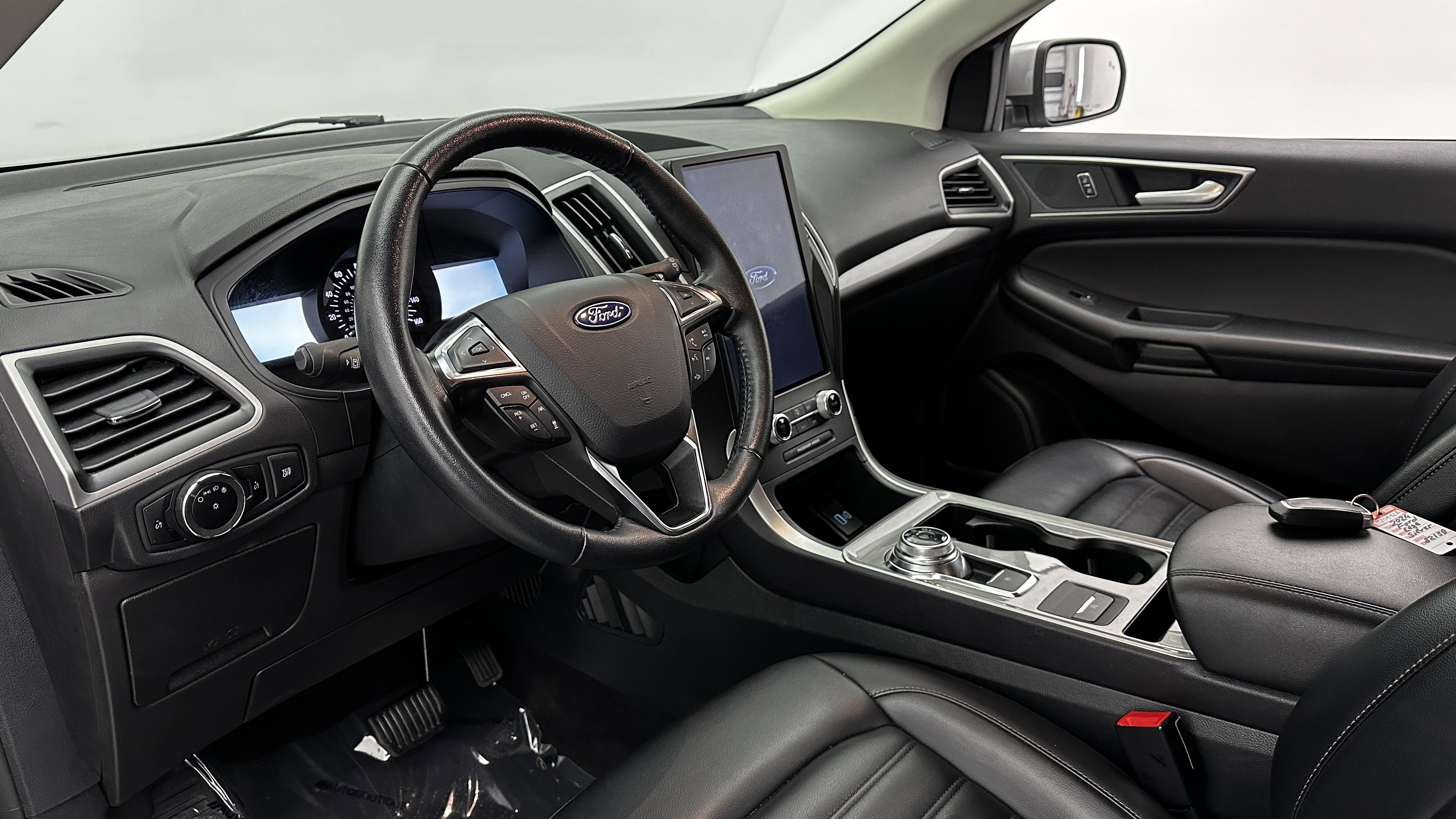 Used 2024 Ford Edge SEL AWD/4WD image 8