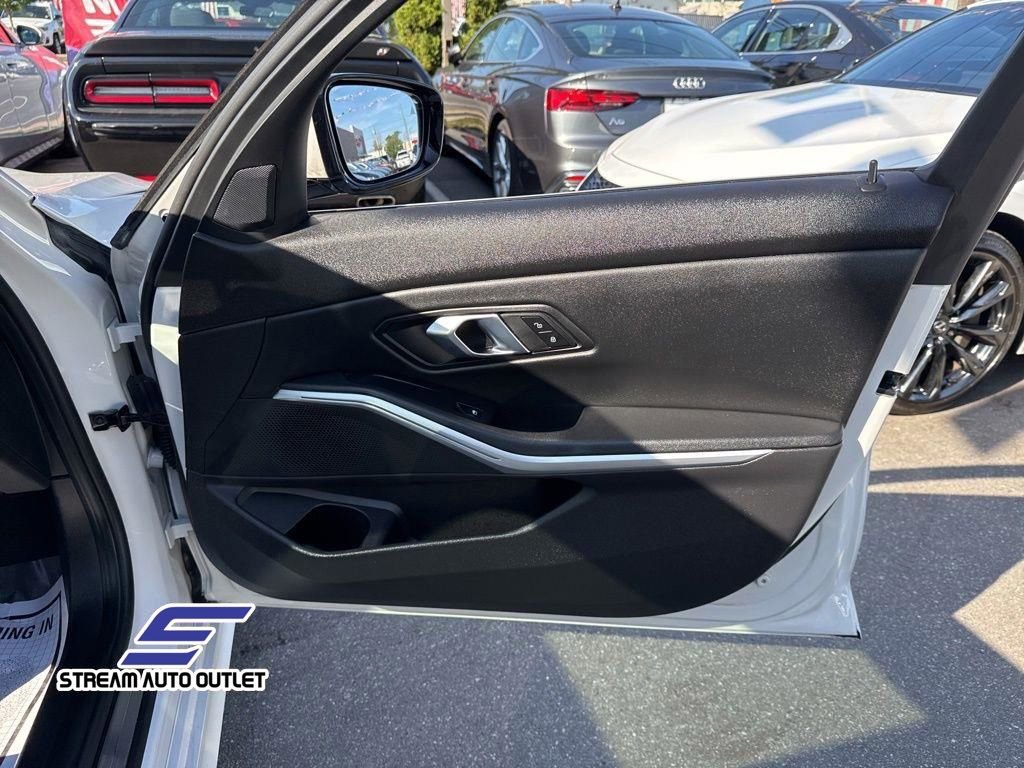 Used 2024 BMW 330i xDrive Sedan w/ Convenience Package image 11