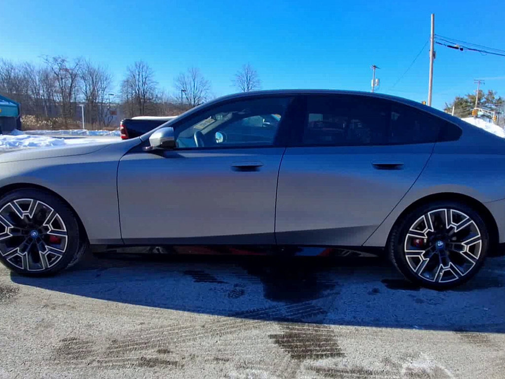 Used 2025 BMW i5 xDrive40 w/ M Sport Package image 5