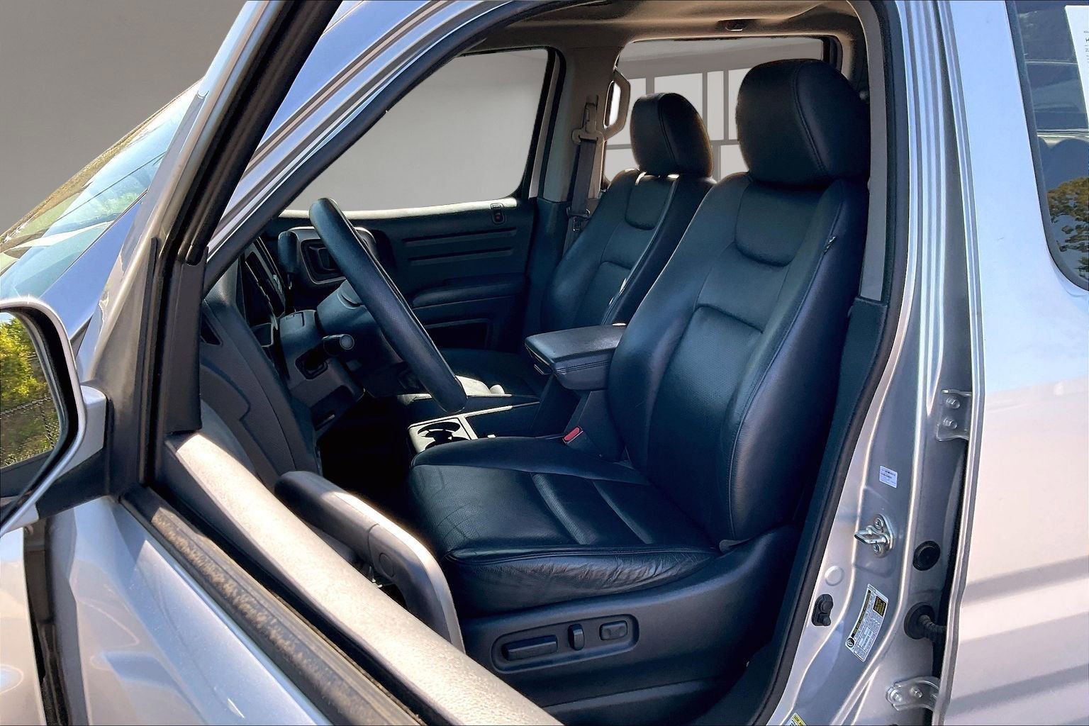 Used 2014 Honda Ridgeline SE image 22