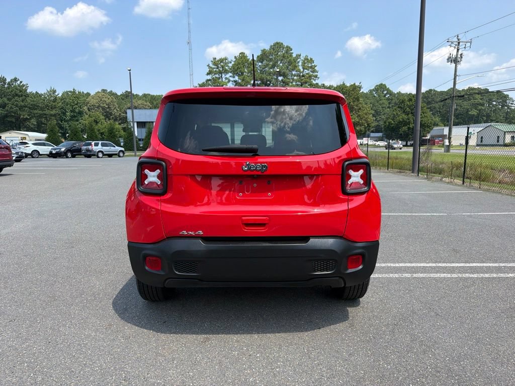 Used 2023 Jeep Renegade Latitude AWD/4WD image 6