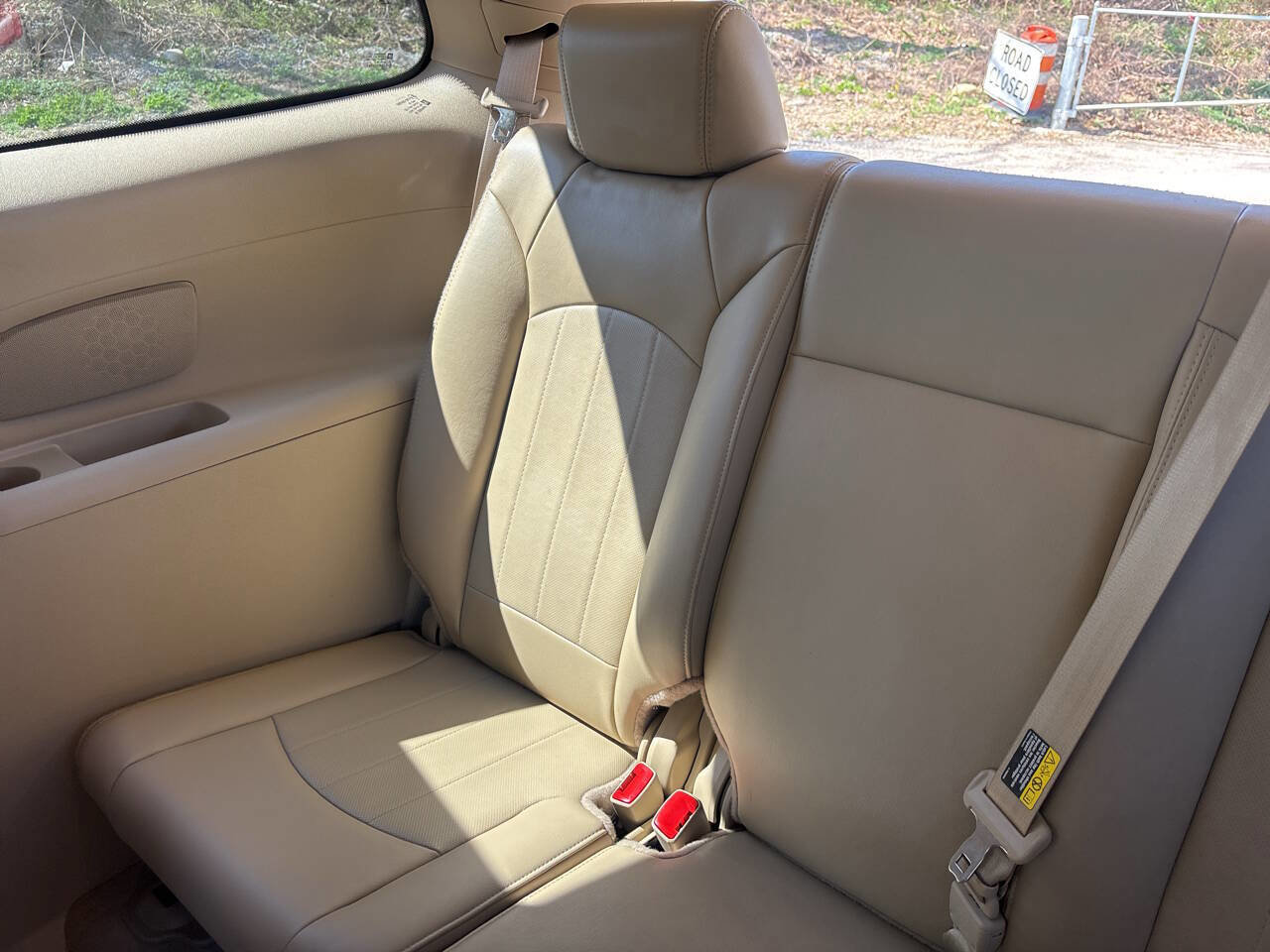 Used 2008 Buick Enclave CXL w/ Entertainment Package #3 AWD/4WD image 22