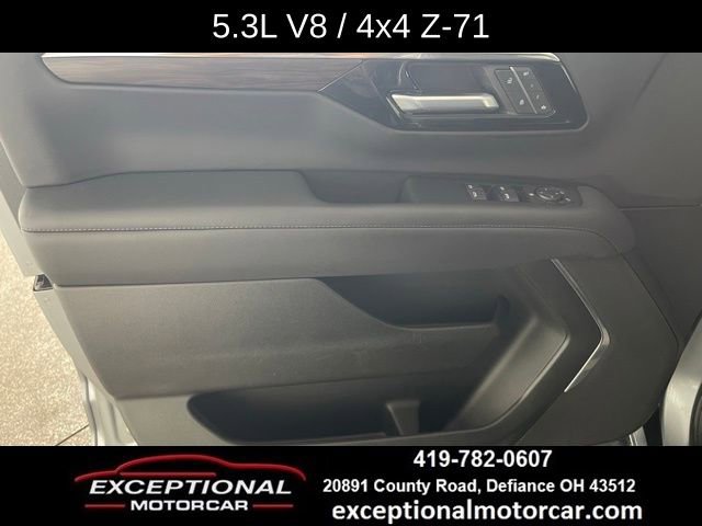 Used 2025 Chevrolet Suburban Z71 image 34