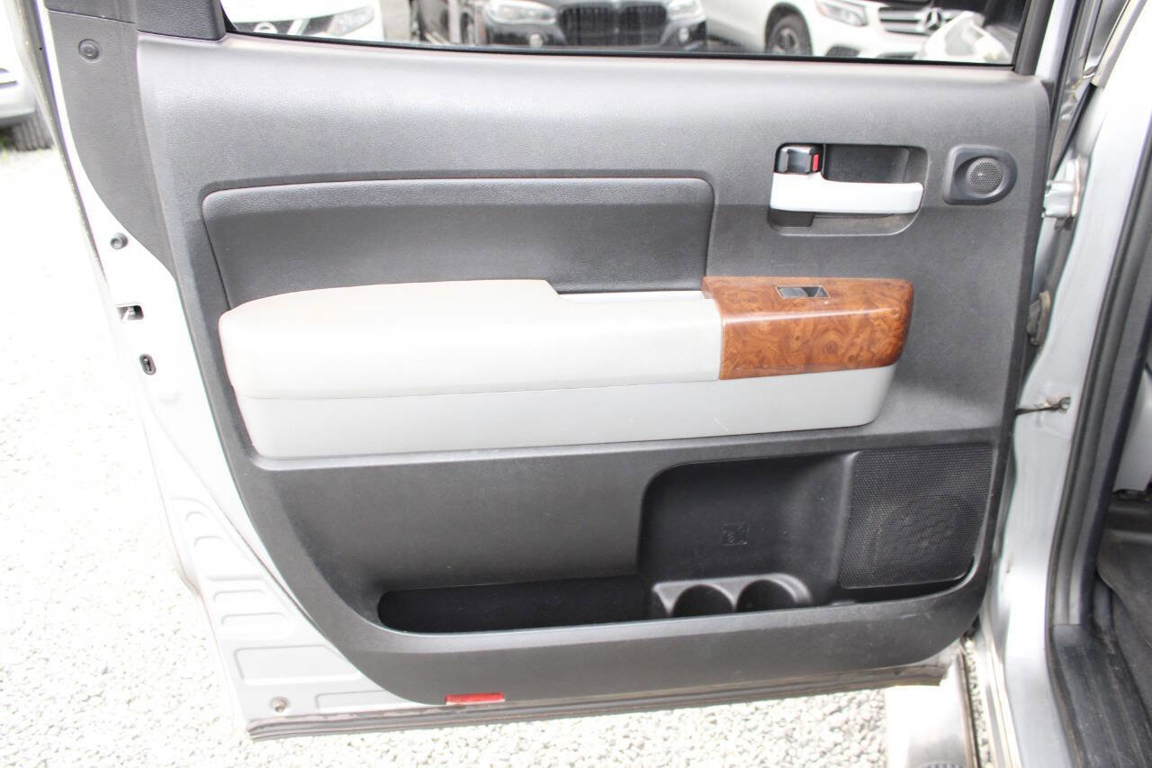 Used 2013 Toyota Tundra Limited w/ Memory Pkg RWD image 21