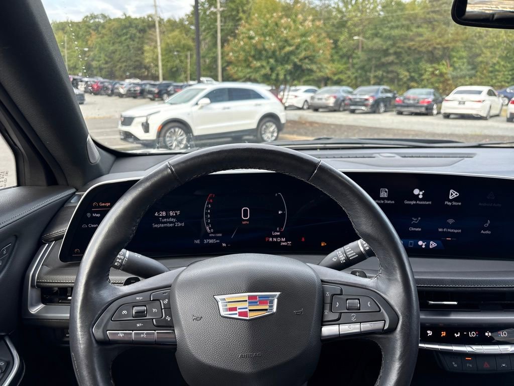 Certified 2024 Cadillac XT4 Luxury w/ Cold Weather Package image 15
