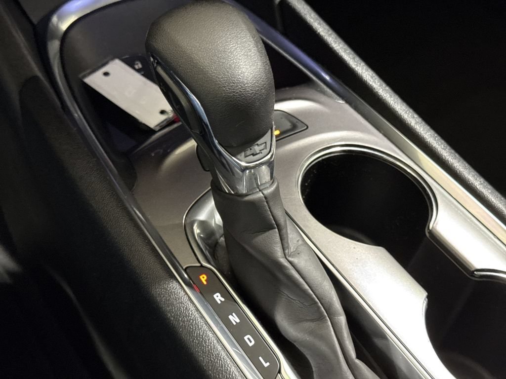 Used 2022 Chevrolet Malibu LT FWD image 17