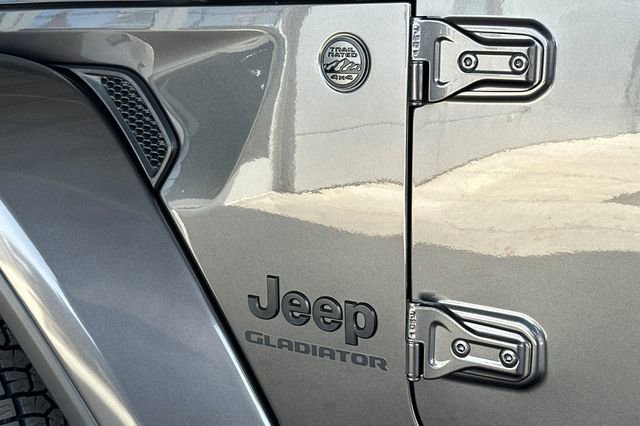 Certified 2022 Jeep Gladiator Sport AWD/4WD image 25