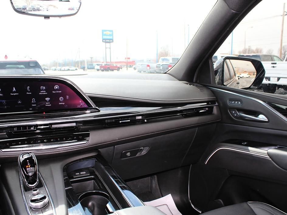 Used 2024 Cadillac Escalade Sport w/ LPO, ONYX Package image 46