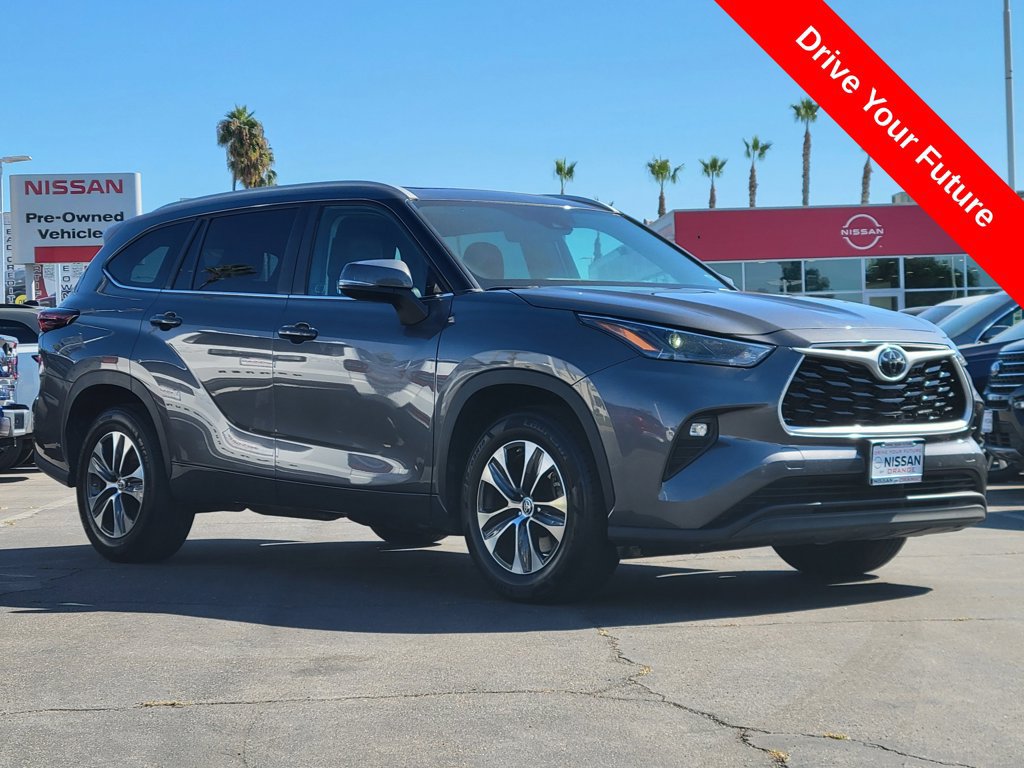 Used 2024 Toyota Highlander XLE FWD image 34