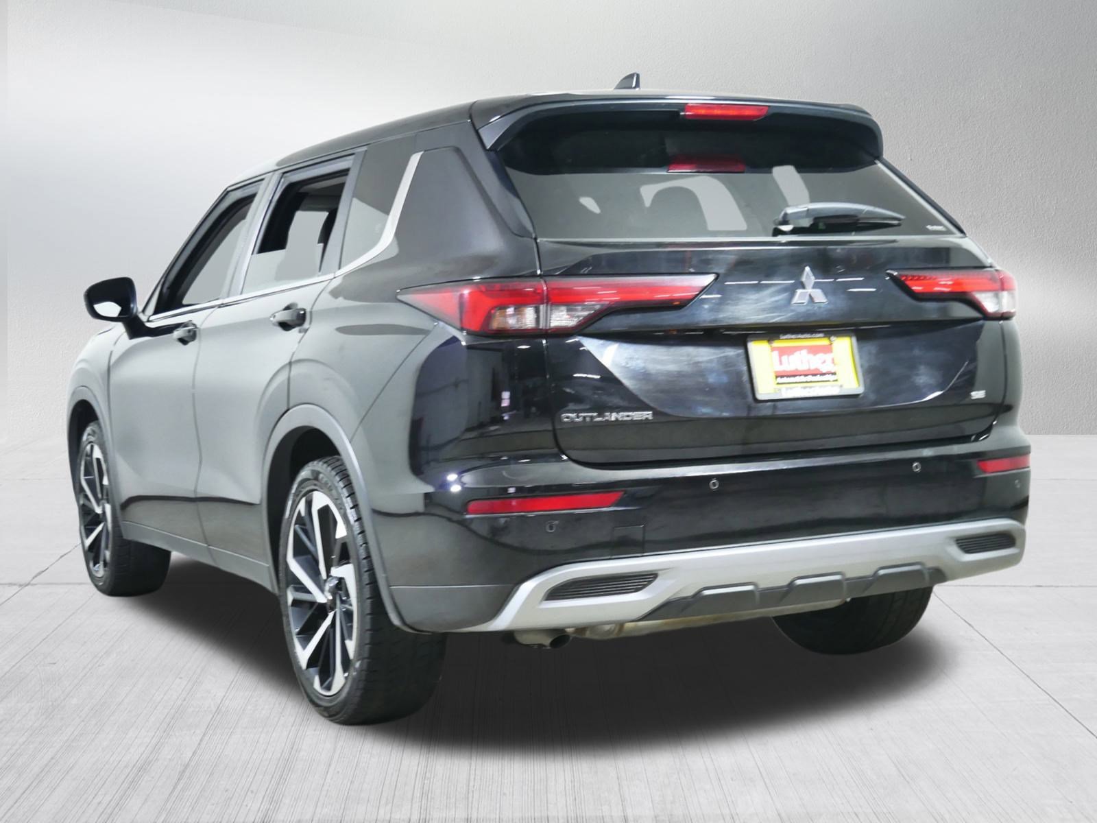 Used 2022 Mitsubishi Outlander SE image 5