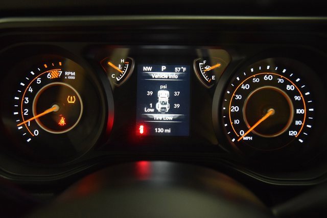 Used 2025 Jeep Wrangler Sport image 46