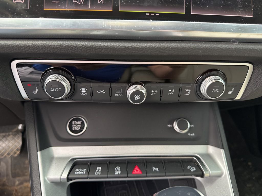 Used 2025 Audi Q3 2.0T Premium w/ Convenience Package image 12