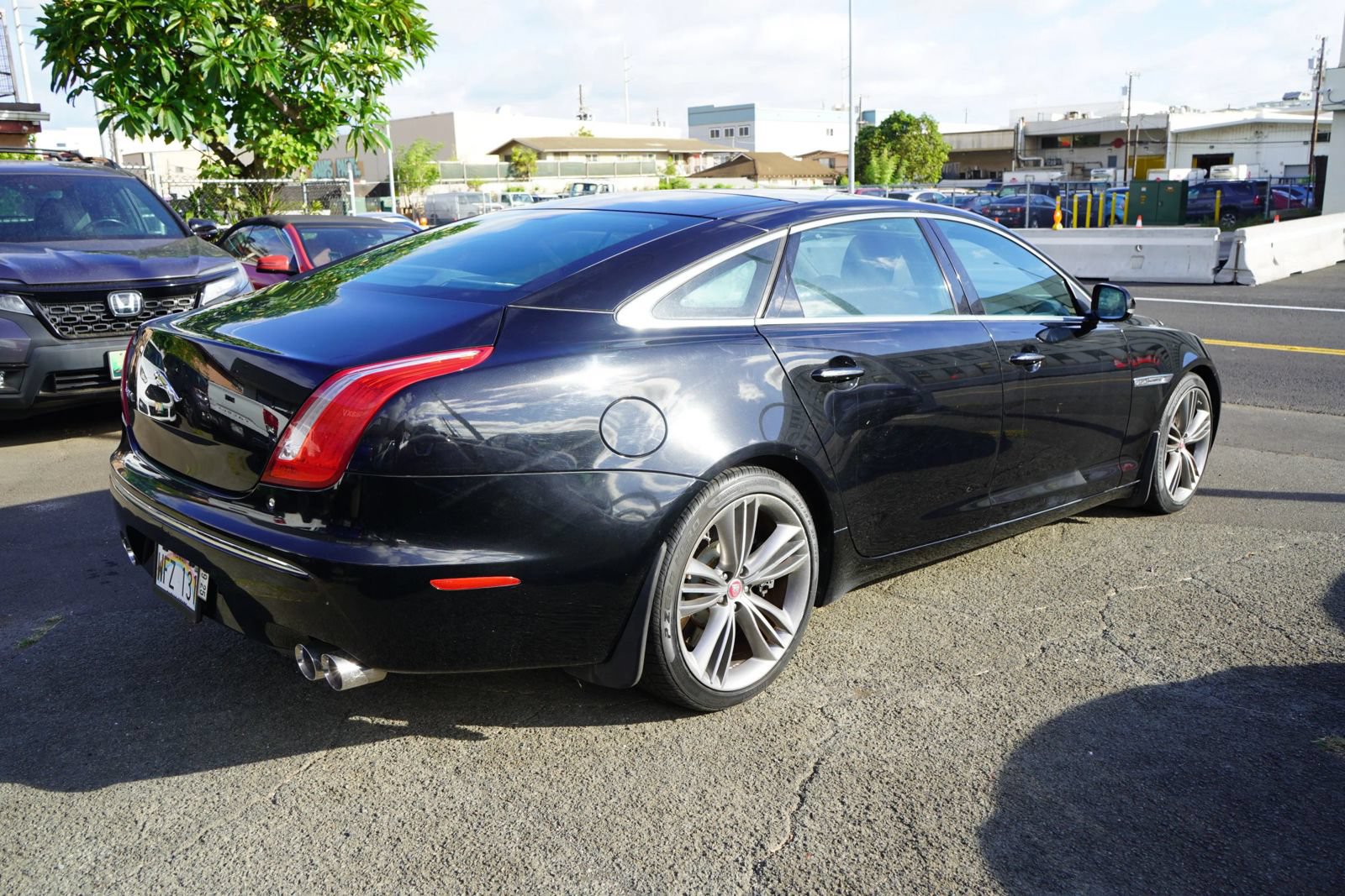 Used 2011 Jaguar XJ L Supersport RWD image 23