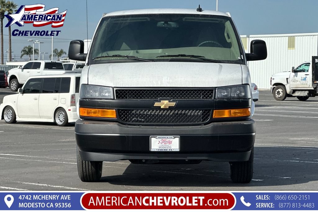 New 2025 Chevrolet Express 3500 Extended RWD image 9