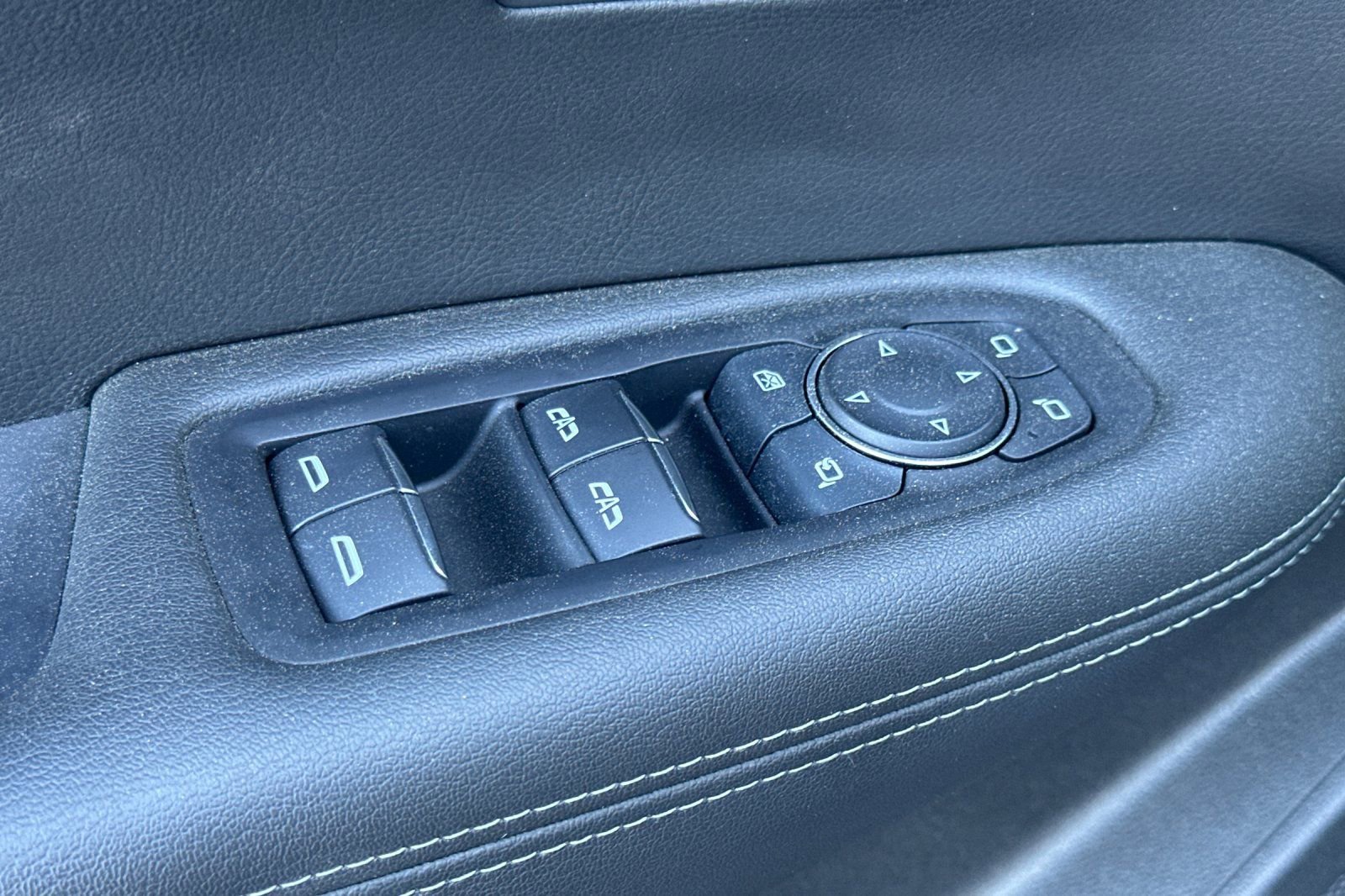 Used 2025 Cadillac XT6 Premium Luxury w/ Technology Package image 12