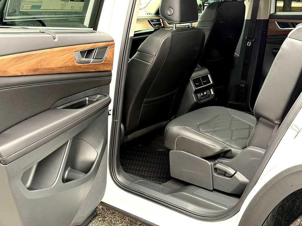 New 2026 Volkswagen Atlas SE FWD image 16