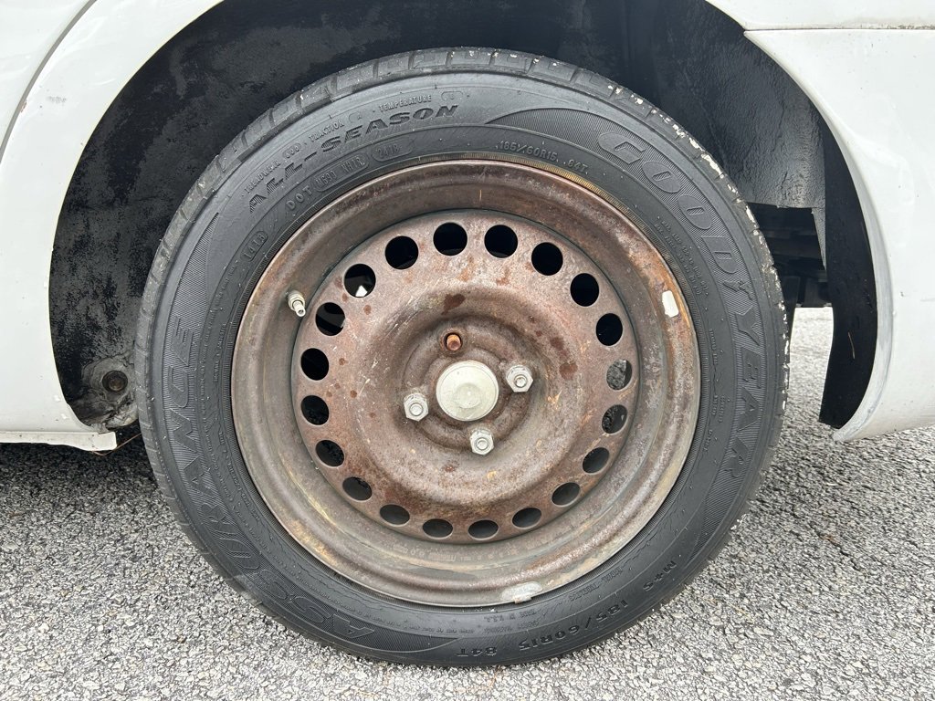 Used 2012 Nissan Versa SV w/ Convenience Pkg image 9