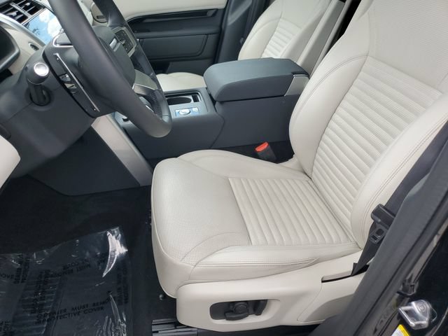 Certified 2025 Land Rover Discovery S AWD/4WD image 17