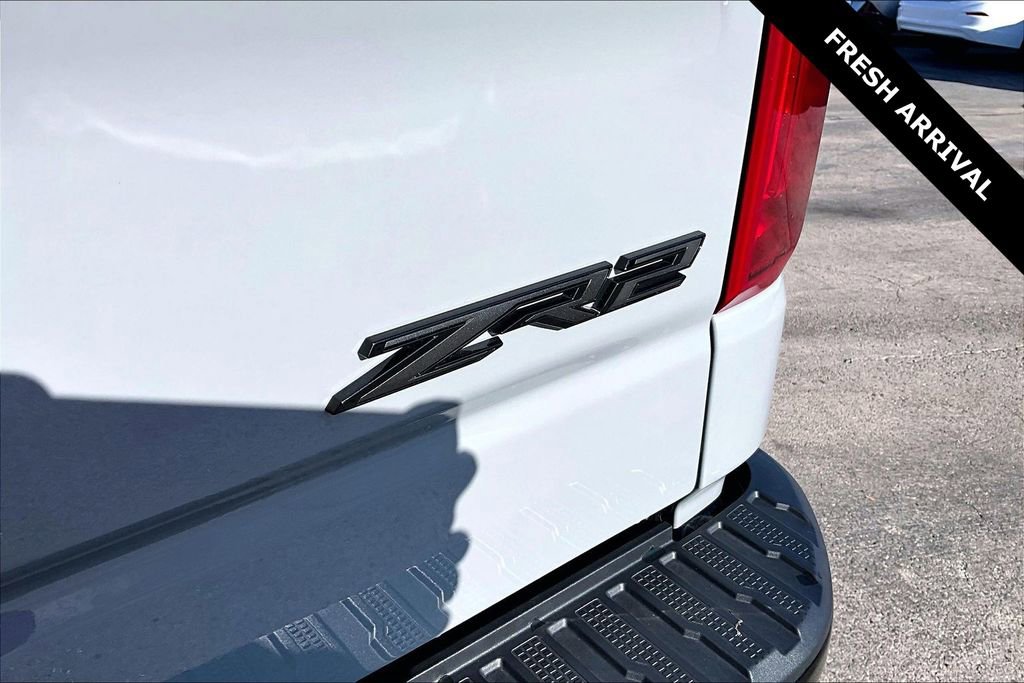Used 2025 Chevrolet Silverado 1500 ZR2 w/ Dark Appearance Package image 23