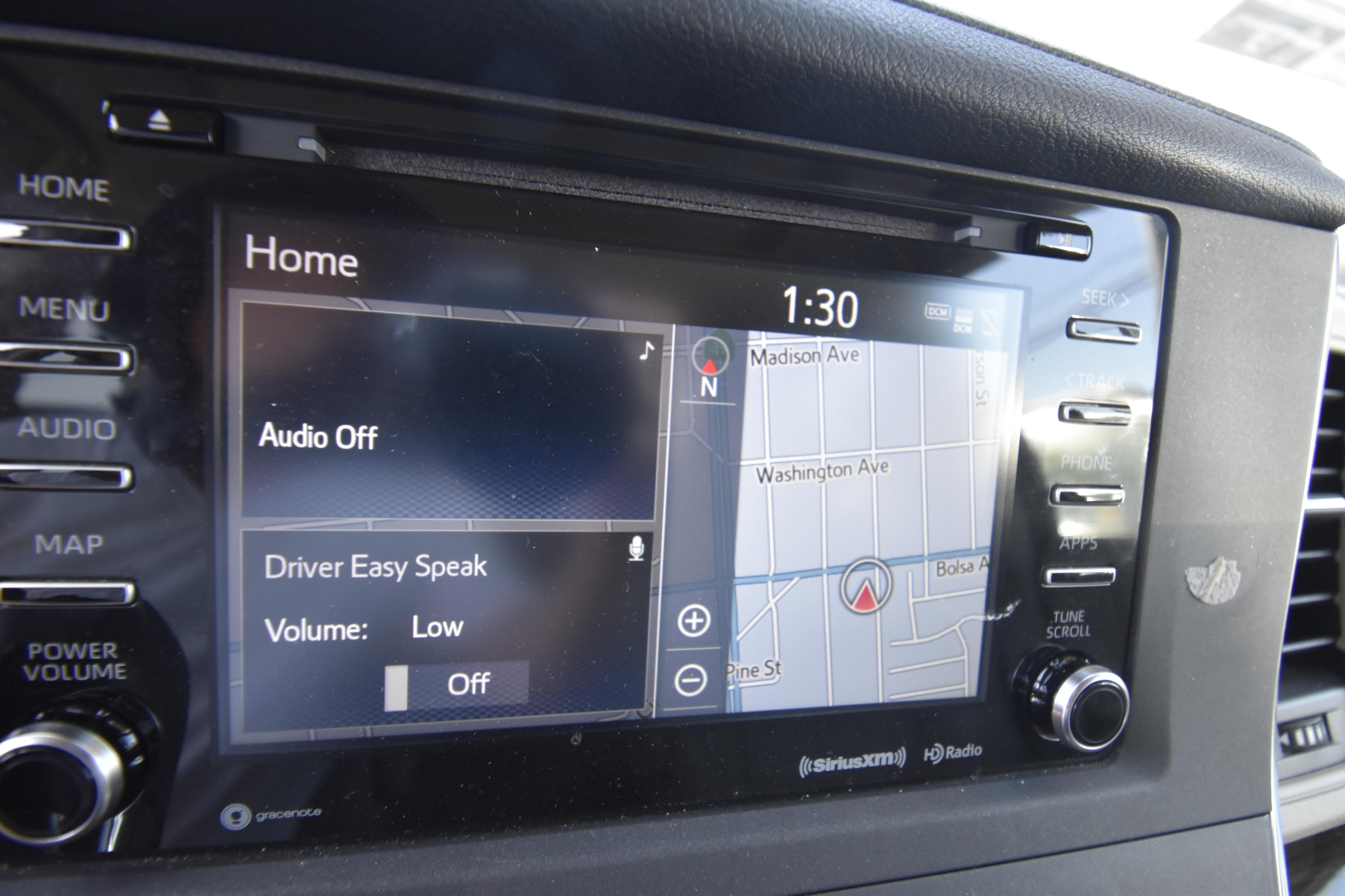 Used 2018 Toyota Sienna XLE w/ XLE Navigation Package FWD image 10