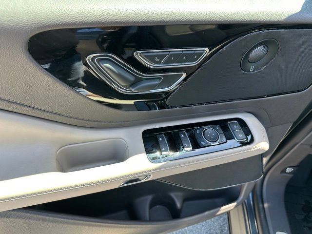 Used 2022 Lincoln Aviator Reserve w/ Elements Package Plus AWD/4WD image 23