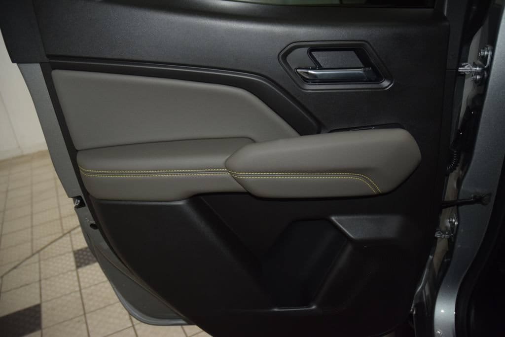 New 2026 Chevrolet Colorado ZR2 w/ Technology Package AWD/4WD image 48