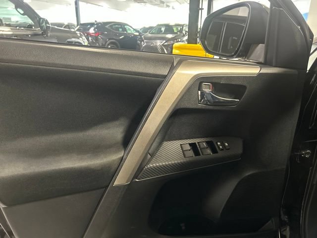 Used 2015 Toyota RAV4 XLE AWD/4WD image 20
