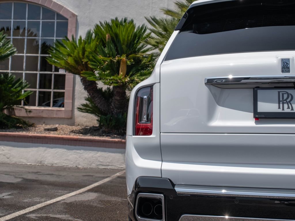 Used 2025 Rolls-Royce Cullinan AWD/4WD image 46