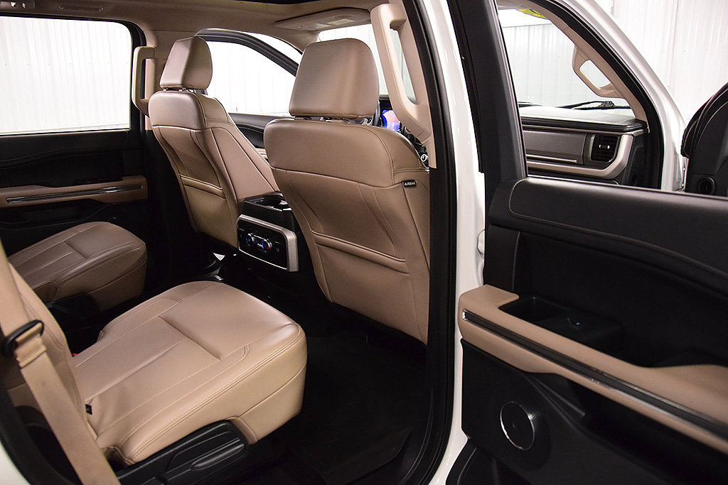 Used 2023 Ford Expedition XLT AWD/4WD image 34