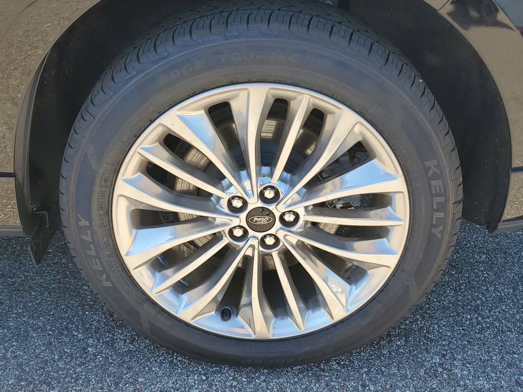 Certified 2022 Ford Edge Titanium w/ Equipment Group 301A AWD/4WD image 6