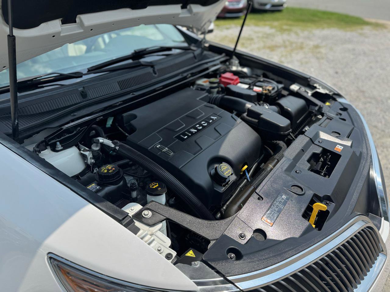 Used 2014 Lincoln MKS AWD w/ Equipment Group 101A image 18