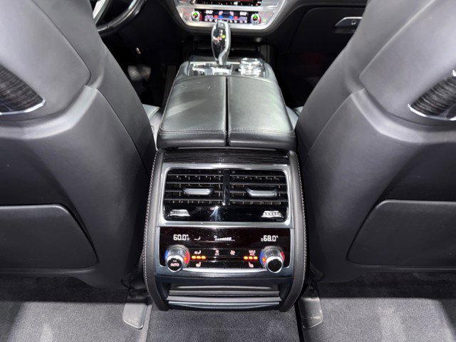Used 2016 BMW 750i RWD image 57