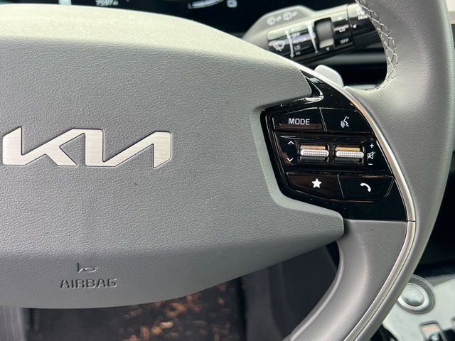 Certified 2024 Kia Niro EX FWD image 24