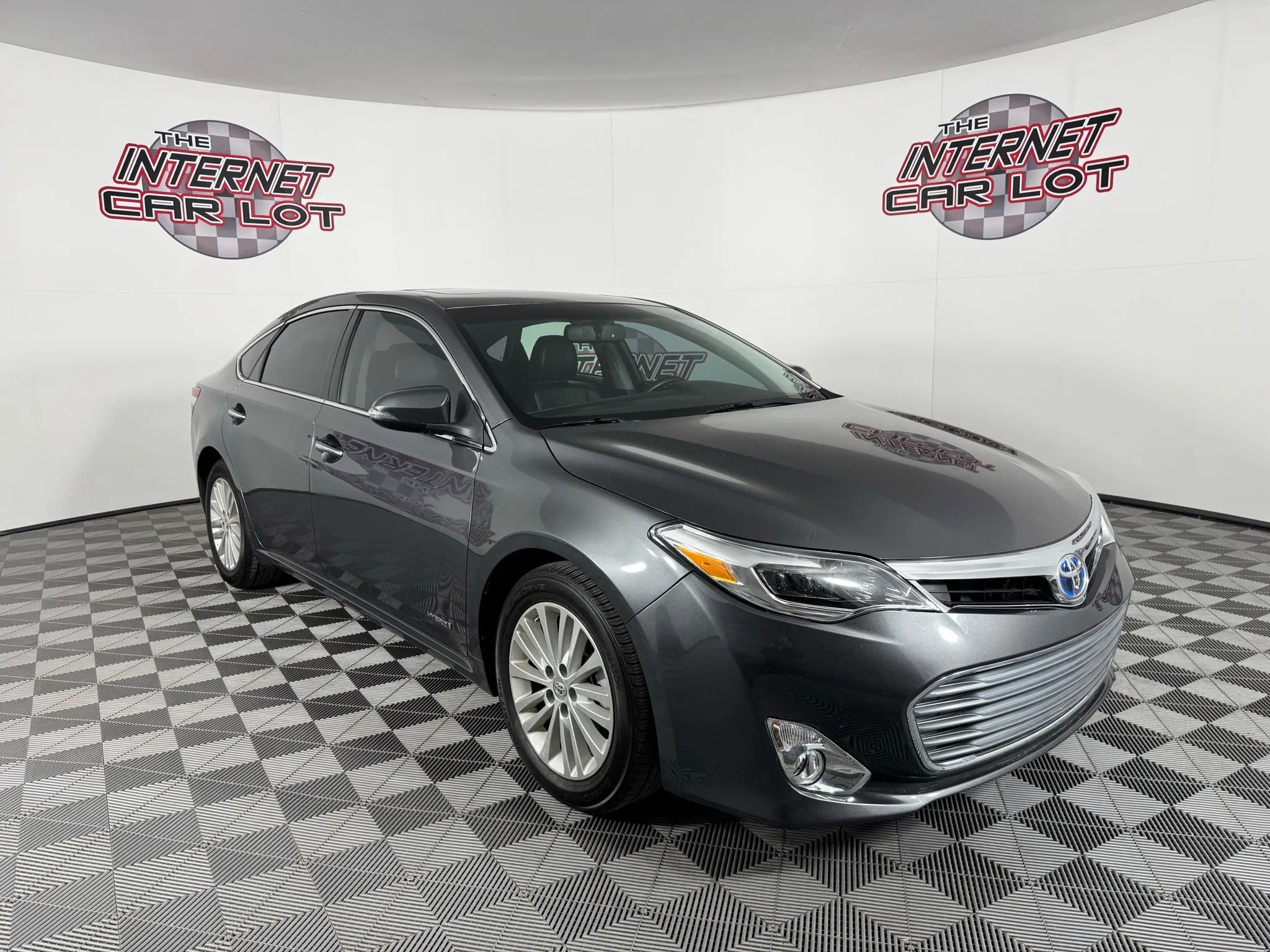 Used 2013 Toyota Avalon Limited image 9
