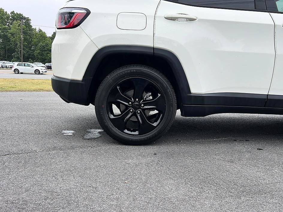 Used 2018 Jeep Compass Latitude w/ Popular Equipment Group FWD image 23