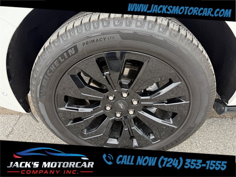 Used 2025 Ford Expedition Platinum w/ Stealth Appearance Package AWD/4WD image 40