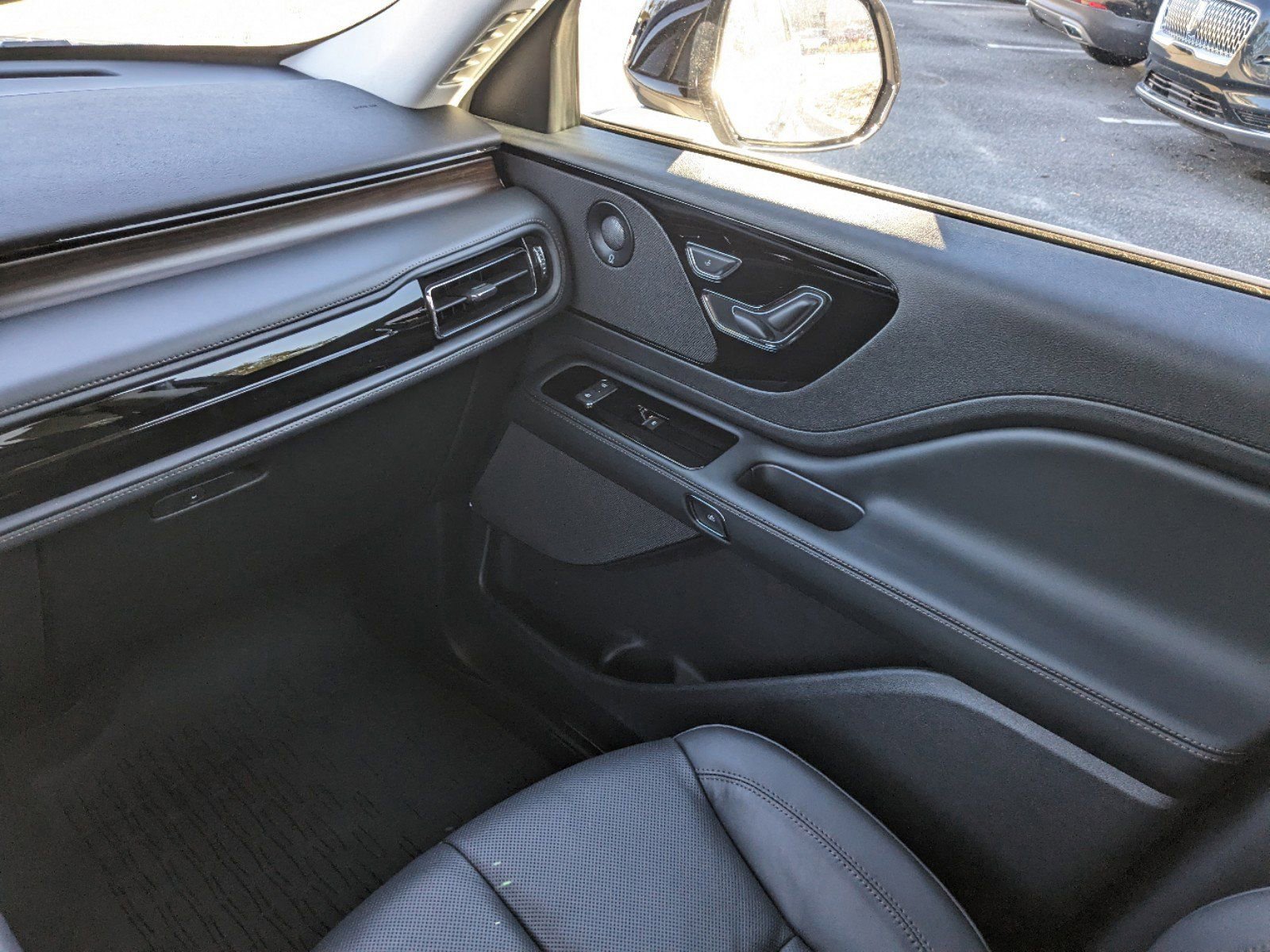 New 2025 Lincoln Aviator Reserve w/ Illumination Package image 19