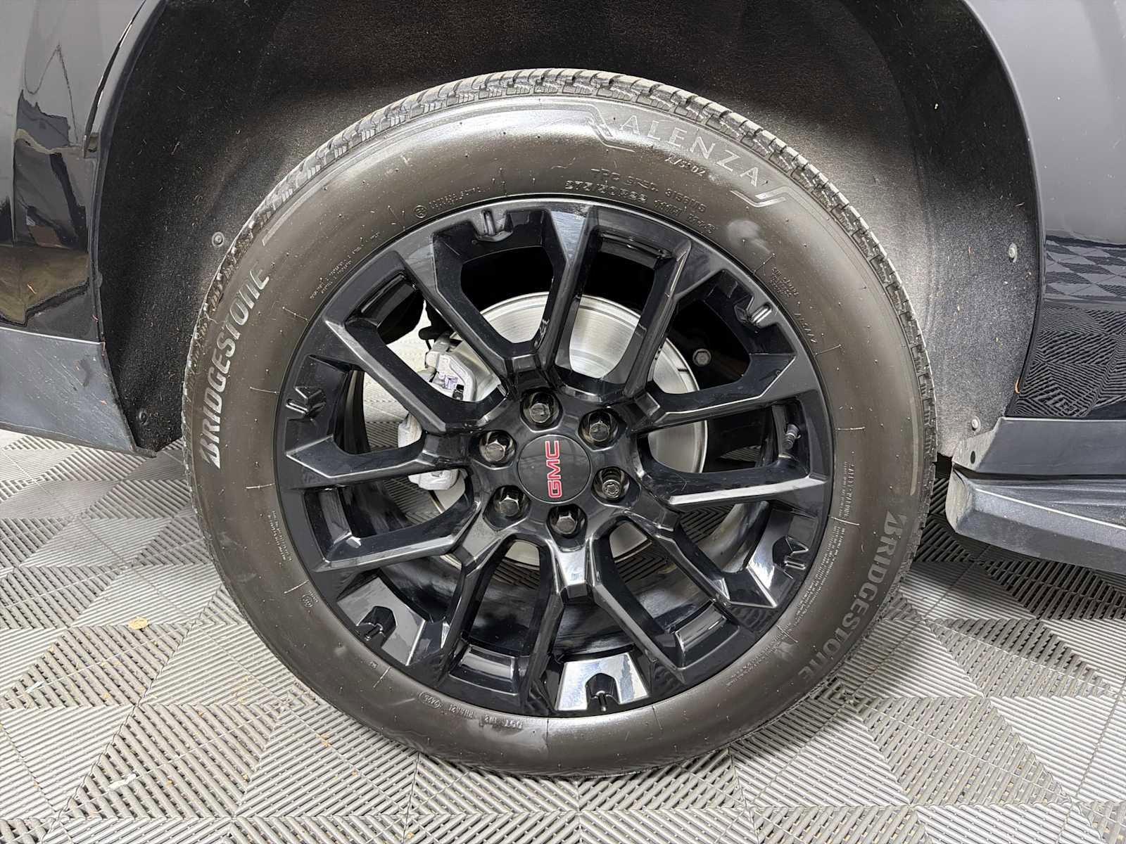 Used 2022 GMC Yukon XL SLT w/ SLT Luxury Package image 32