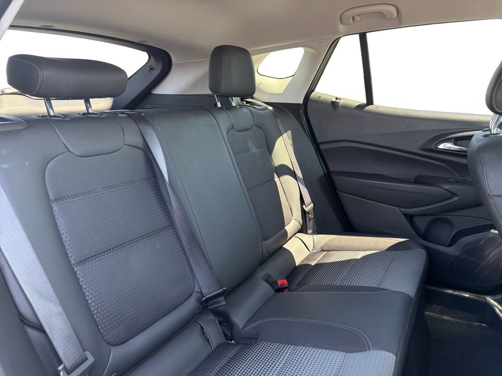 Certified 2024 Chevrolet Trax LT w/ LT Convenience Package FWD image 18