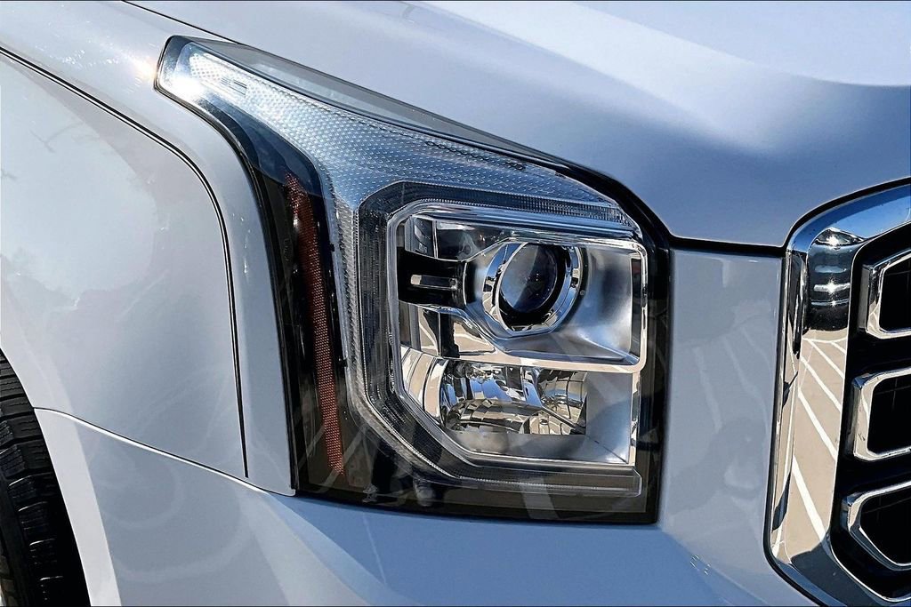 Used 2017 GMC Yukon SLT image 37